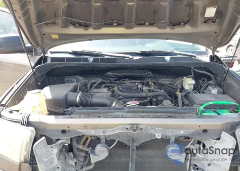 2010 Toyota Tundra Grade 5.7L V8 z USA, uszkodzony, nr VIN 5TFEY5F12AX094192